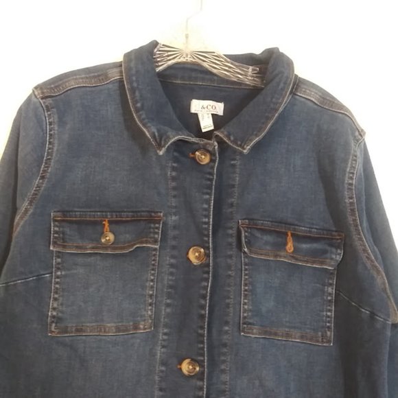 Denim & Company women's size M medium wash jean jacket - Picture 2 of 14